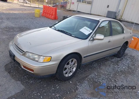 1994 Honda Accord Lx z USA, uszkodzony, nr VIN JHMCD5637RC105662
